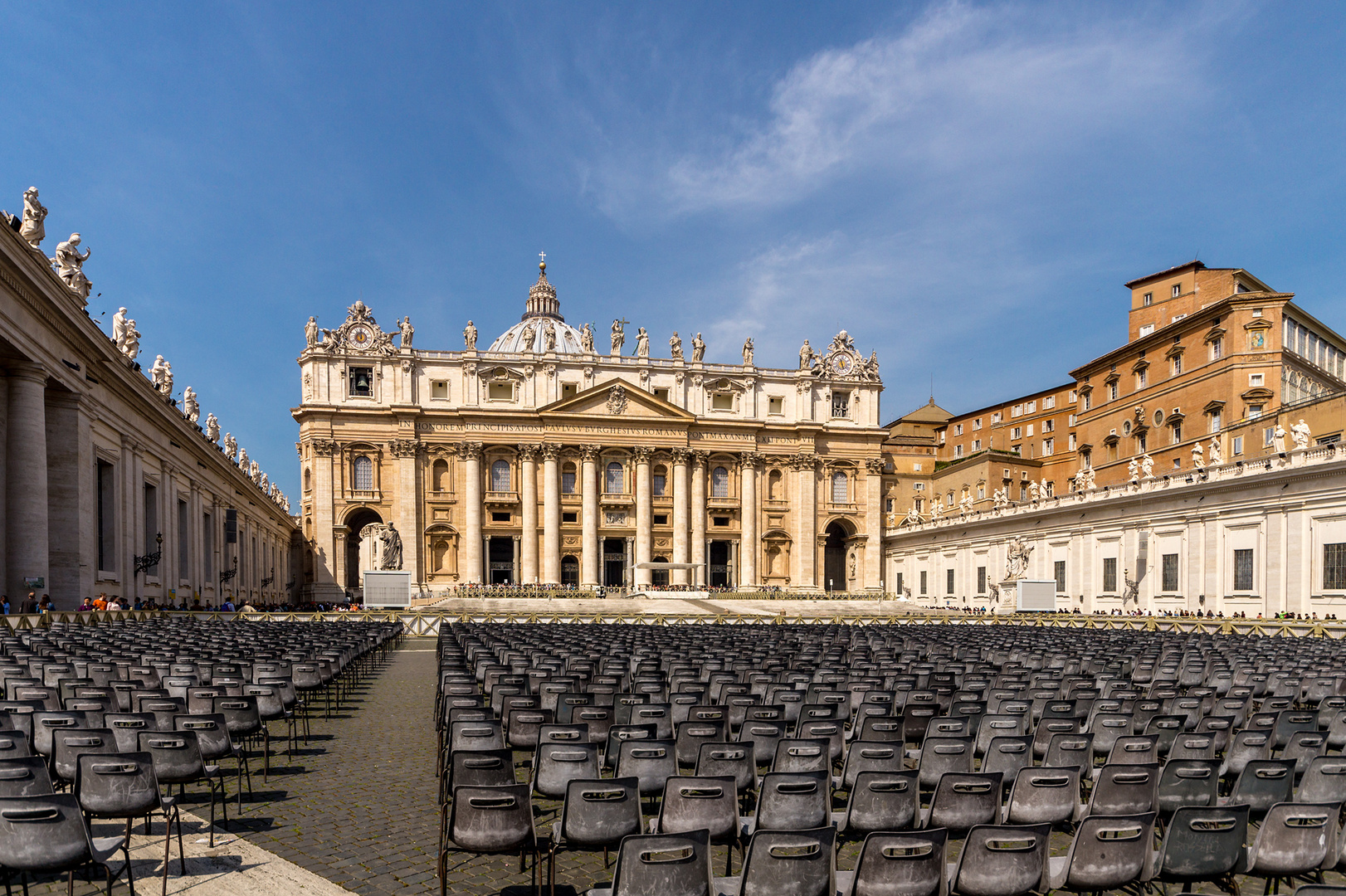 Petersdom - Die ruhe vor dem Papst