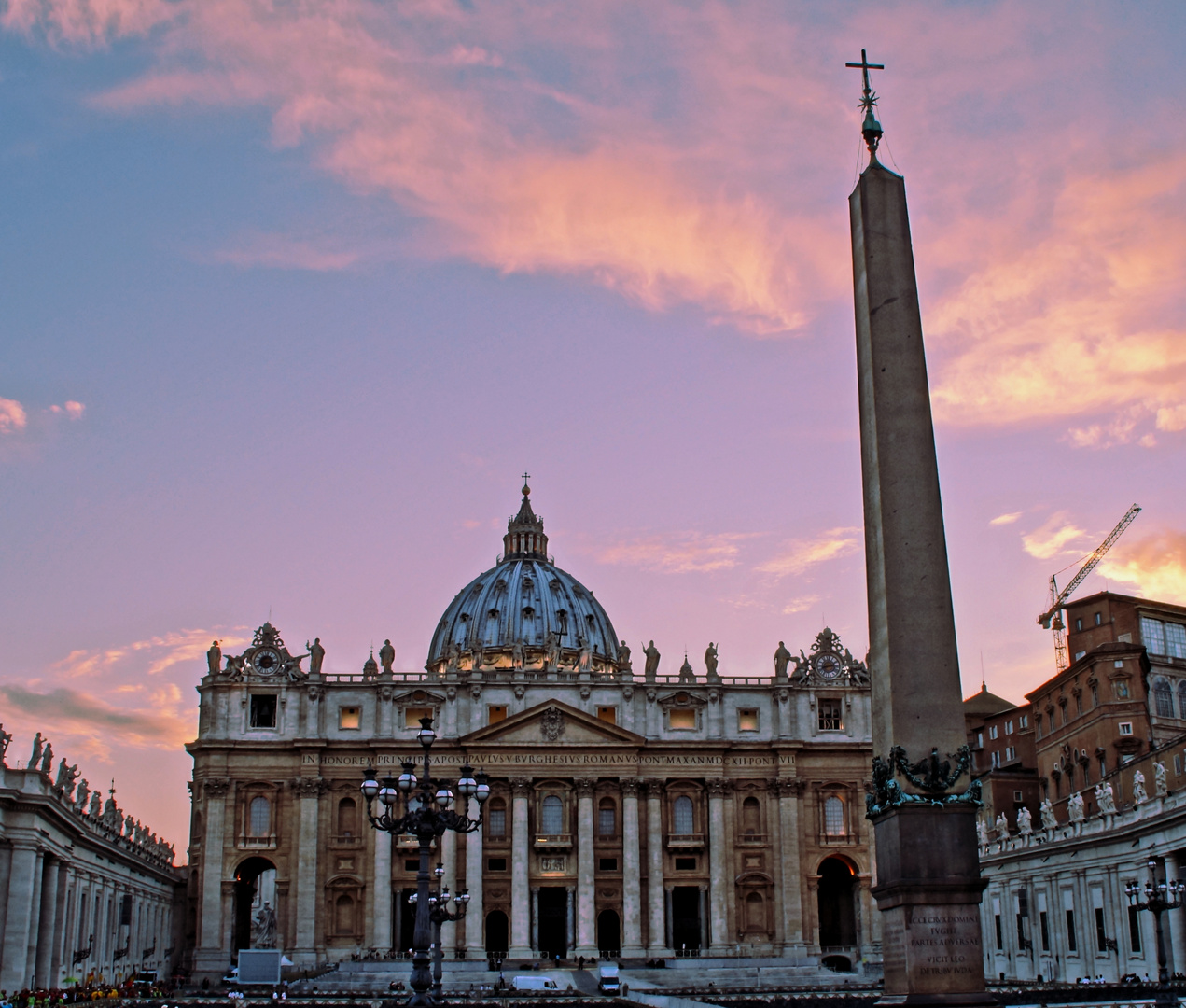 Petersdom im Sonnenuntergang