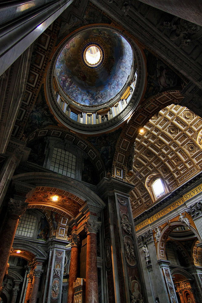 Petersdom - Kuppel in Dämmerlicht