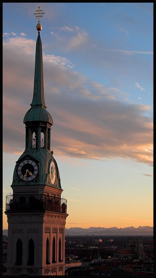 Peterskirche mit Alpenblick