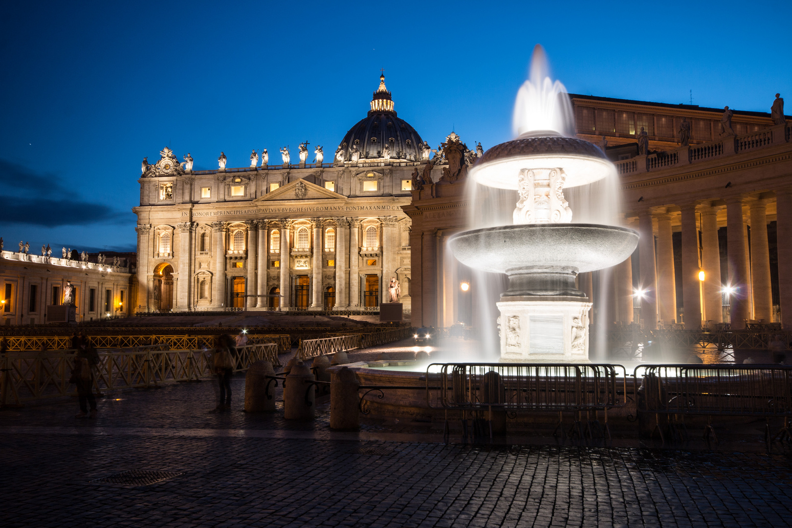 Petersplatz bei Nacht