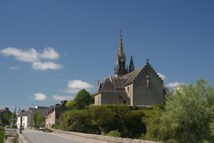 petit bourg de campagne bretonne