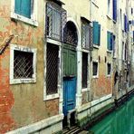 Petit canal à Venise .