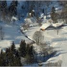 Petit hameau savoyard au fond de la vallée