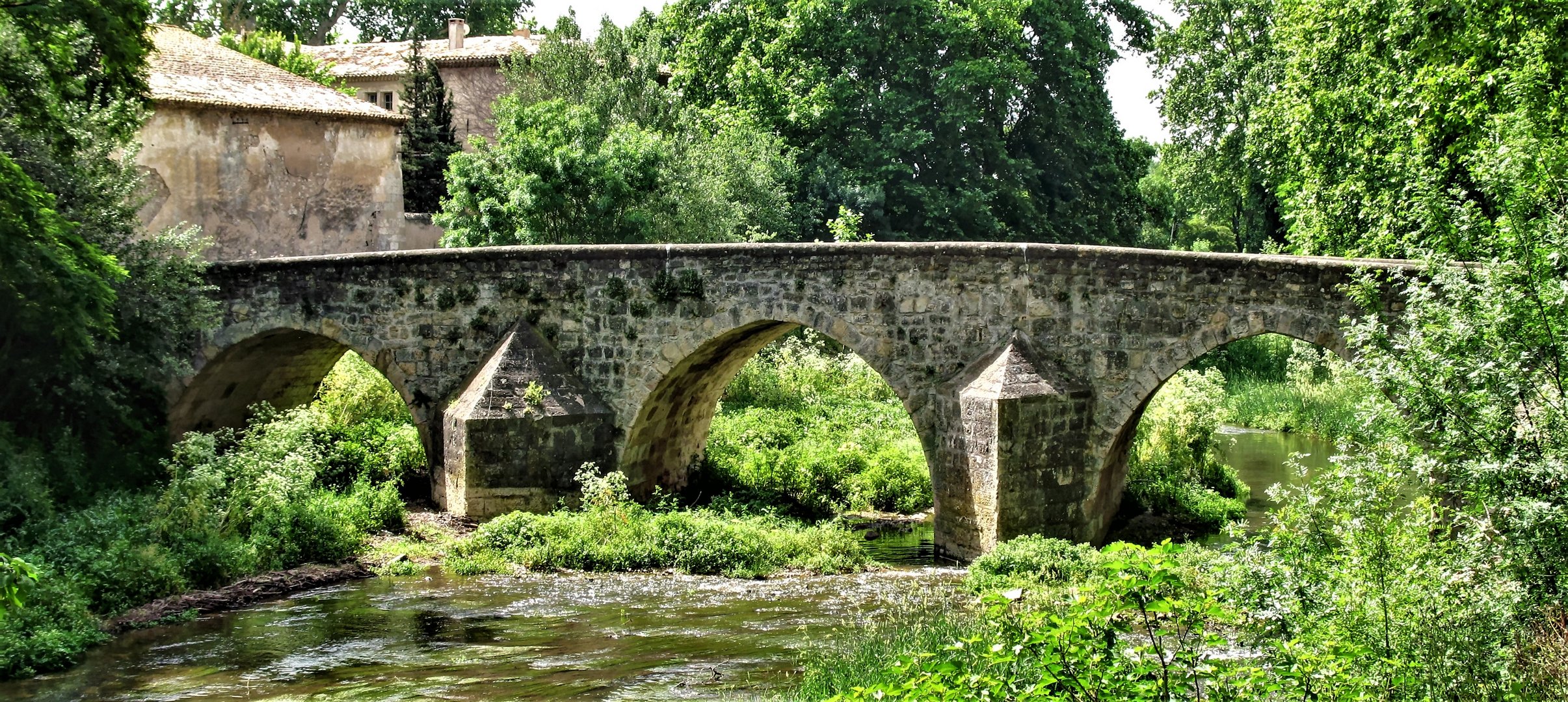 PETIT PONT SUR L'ARC