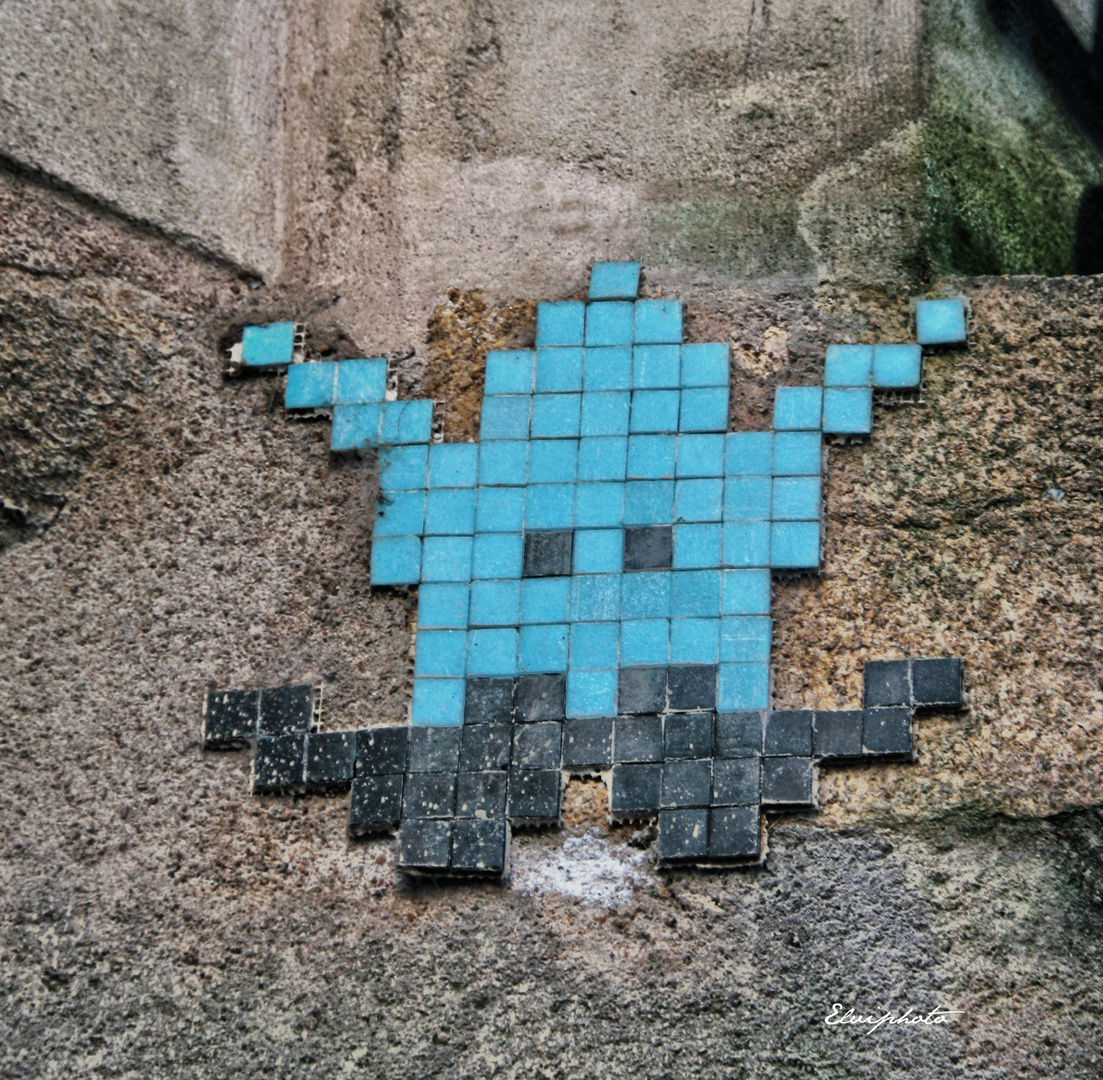 Petit "space invader" en mosaïque 