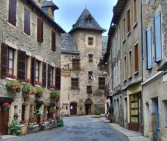 PETIT VILLAGE D' AVEYRON