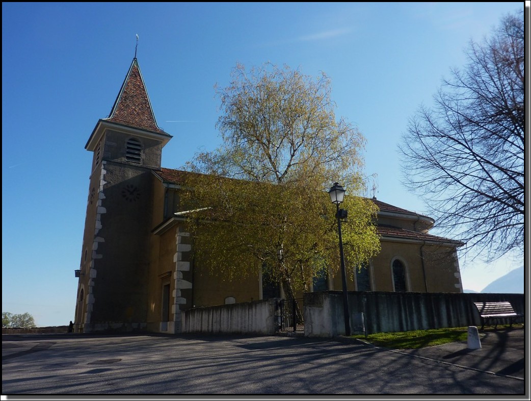 Petite église de campagne (canton de Genève)