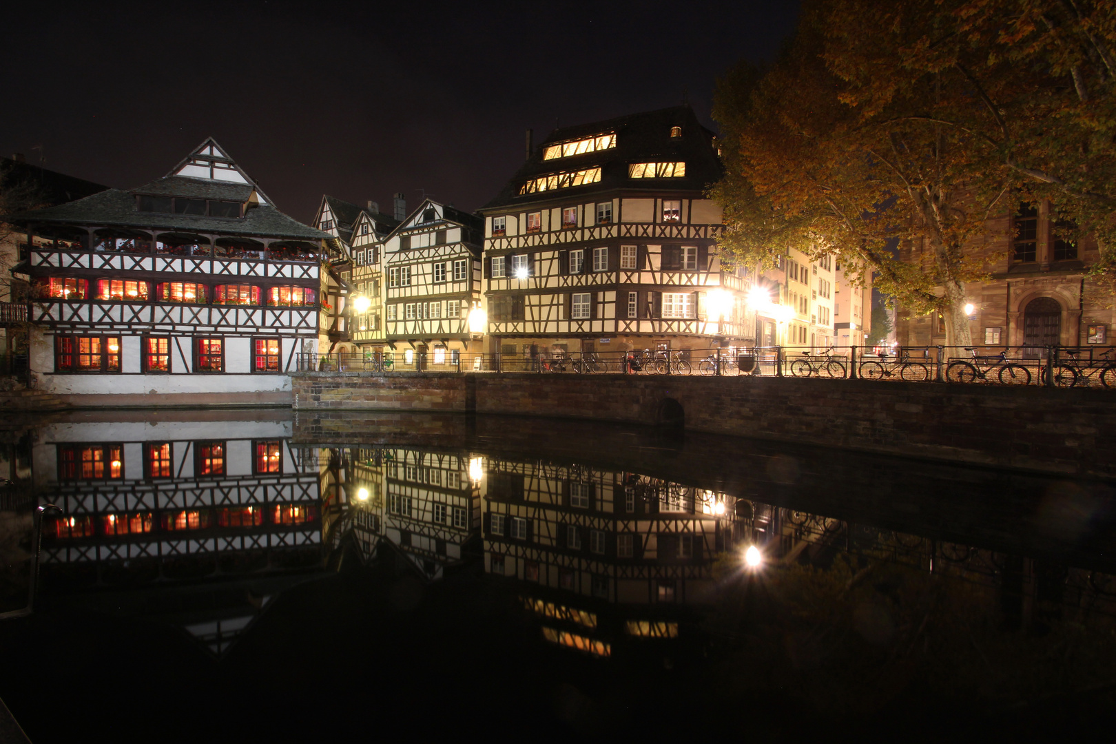 Petite France bei Nacht