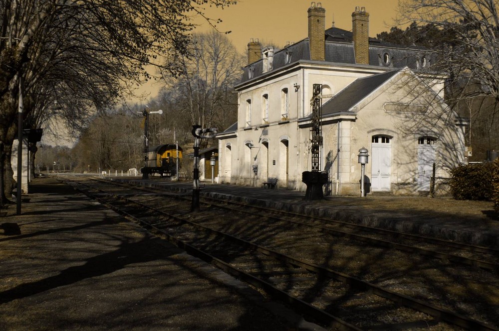 petite gare abandonnée