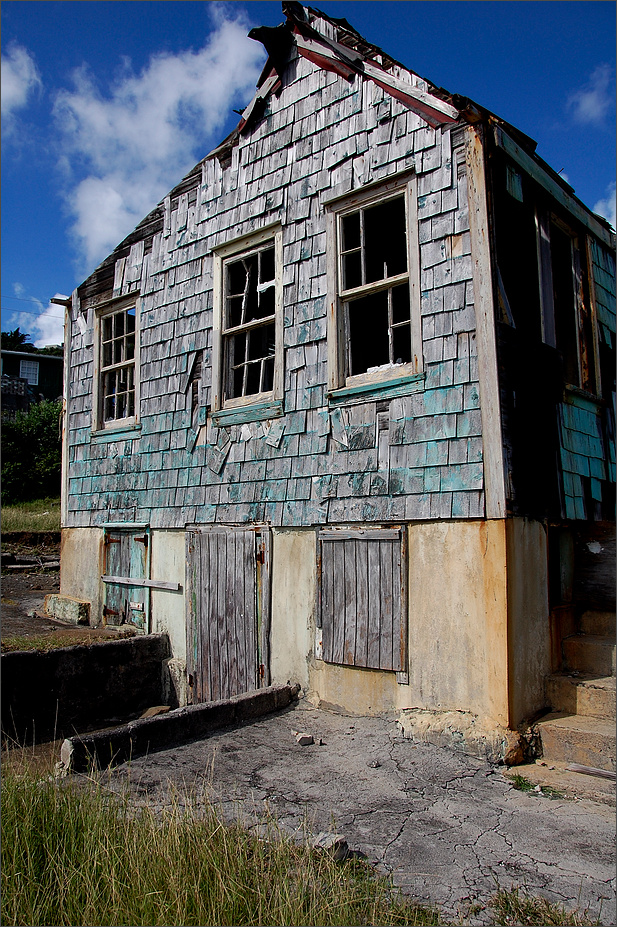 Petite Martinique, Grenada: Verfallende alte Holzhäuser 2008 (2)