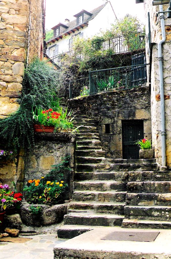 petite ruelle de St-flours(AUVERGNE)