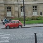 petite voiture rouge