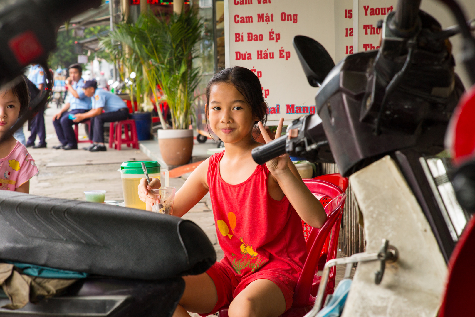 Petites Vietnamiennes...