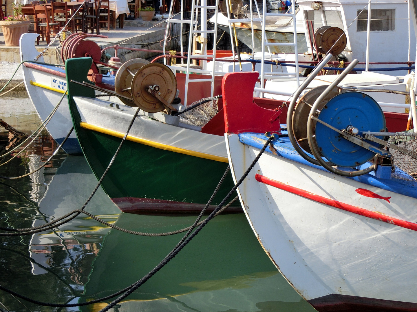 petits bateaux qui vont sur l'eau ...