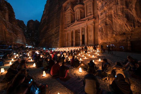 Petra bei Nacht