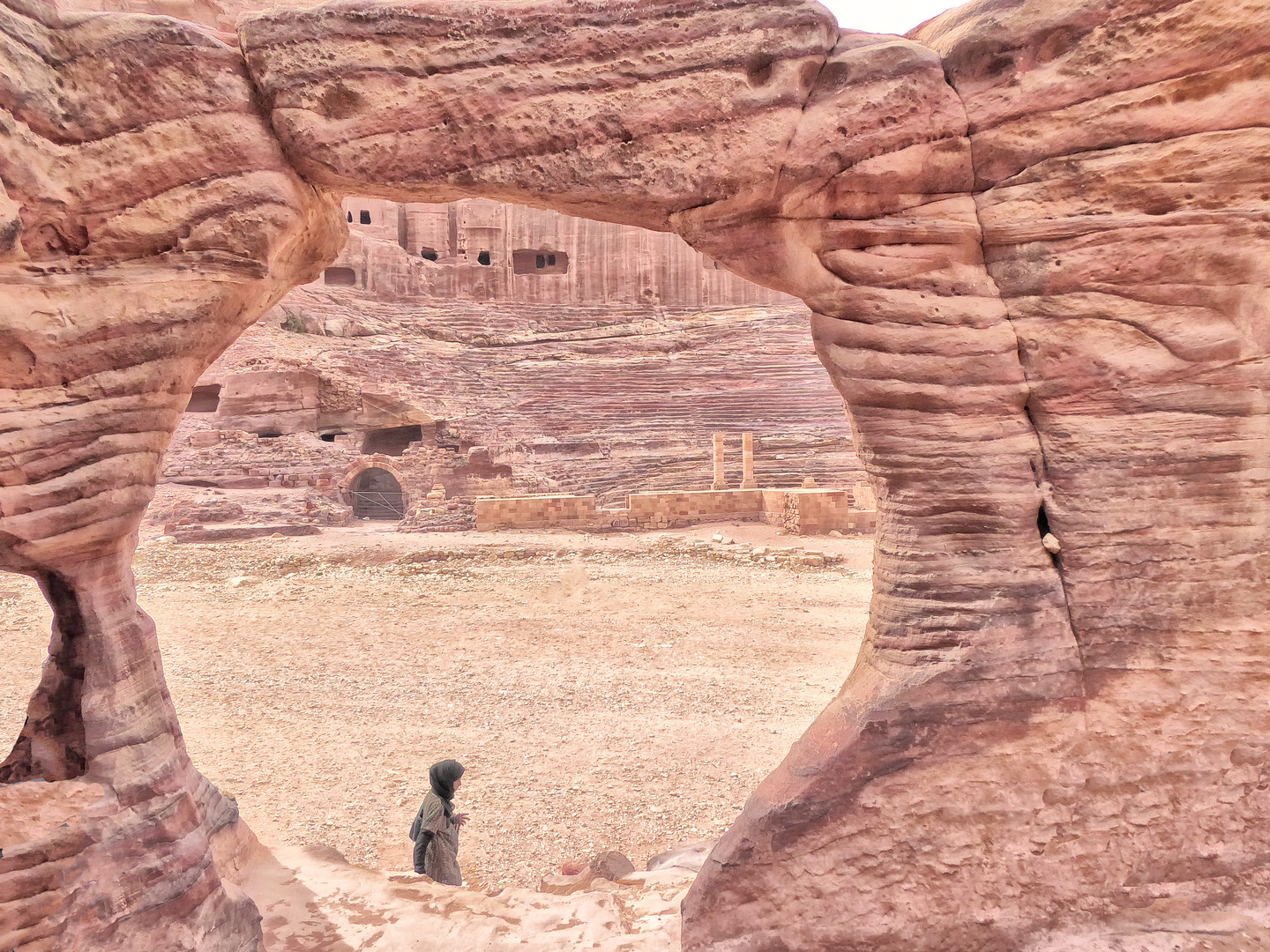 Petra Blick aus der Höhle-als sie noch offen war 2015