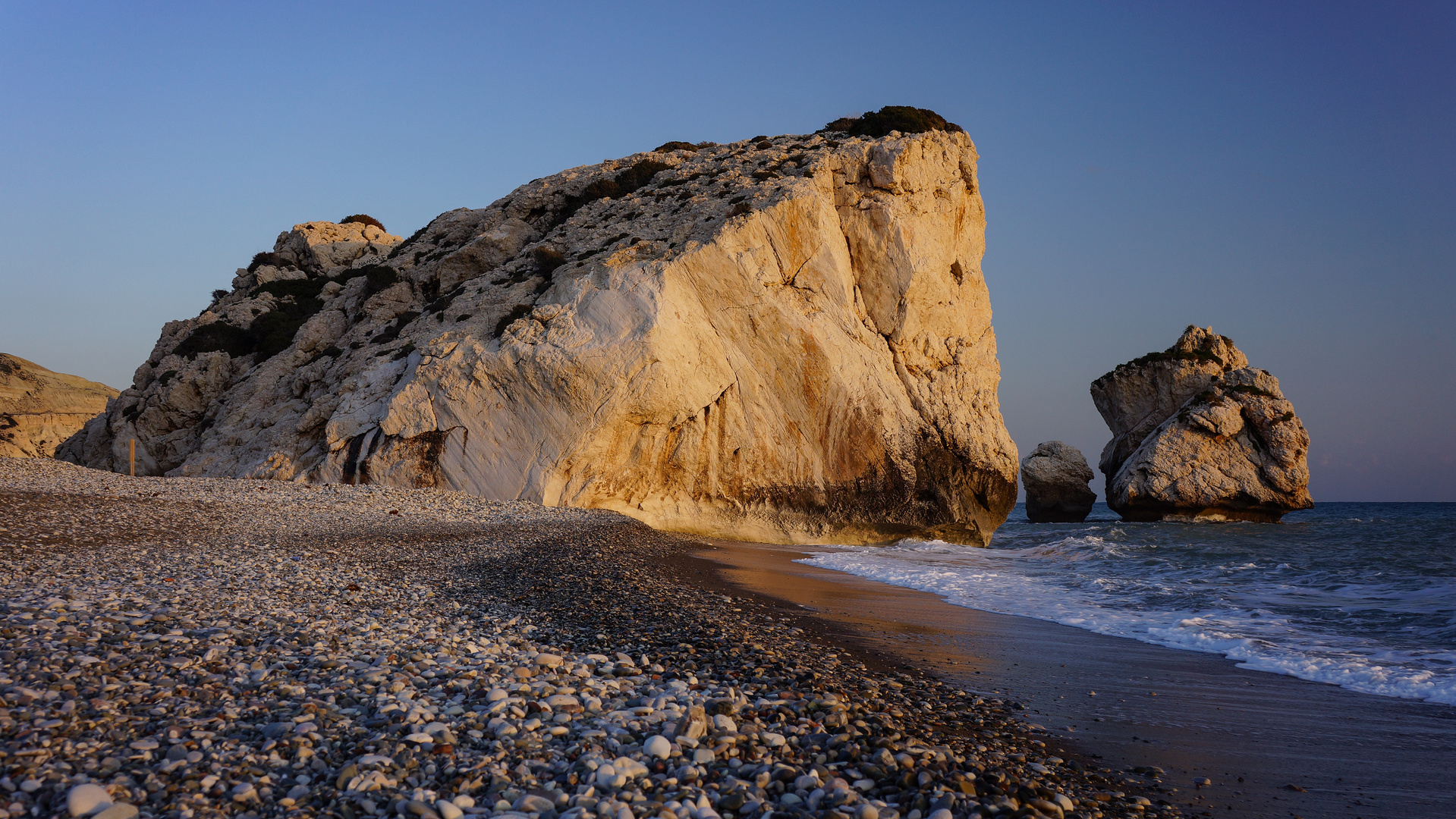 Pétra toú Romioú oder der "Felsen der Aphrodite" Foto & Bild europe