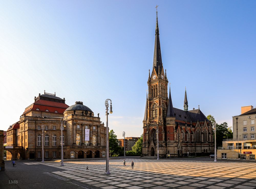 Petrikirche und Opernhaus