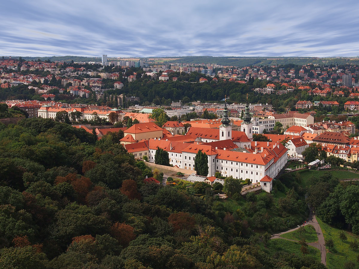 Petrin-Blick auf Kloster Strahov