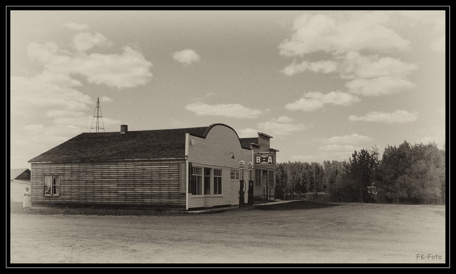 petrol station and hardware store Wostok 1925