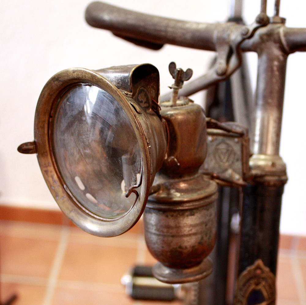 Petroleumlampe am Fahrrad um 1900