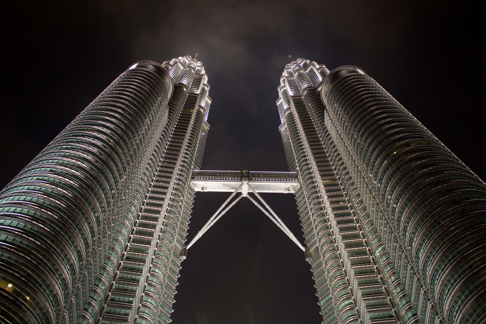 Petronas at night (1)