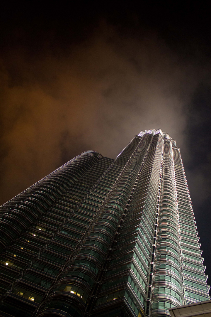 Petronas at night (2)