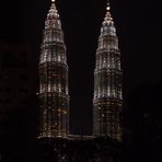 Petronas Towers bei Nacht