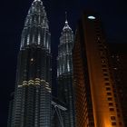 Petronas Towers bei Nacht