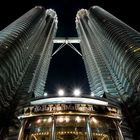 Petronas Towers bei Nacht - Querformat