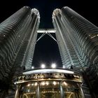 Petronas Towers bei Nacht - Querformat