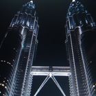 Petronas Towers in Kuala Lumpur bei Nacht
