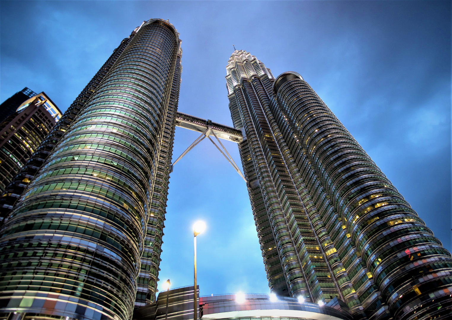 Petronas-Towers zur blauen Stunde