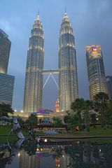 Petronas Towers zur "Grauen Stunde"