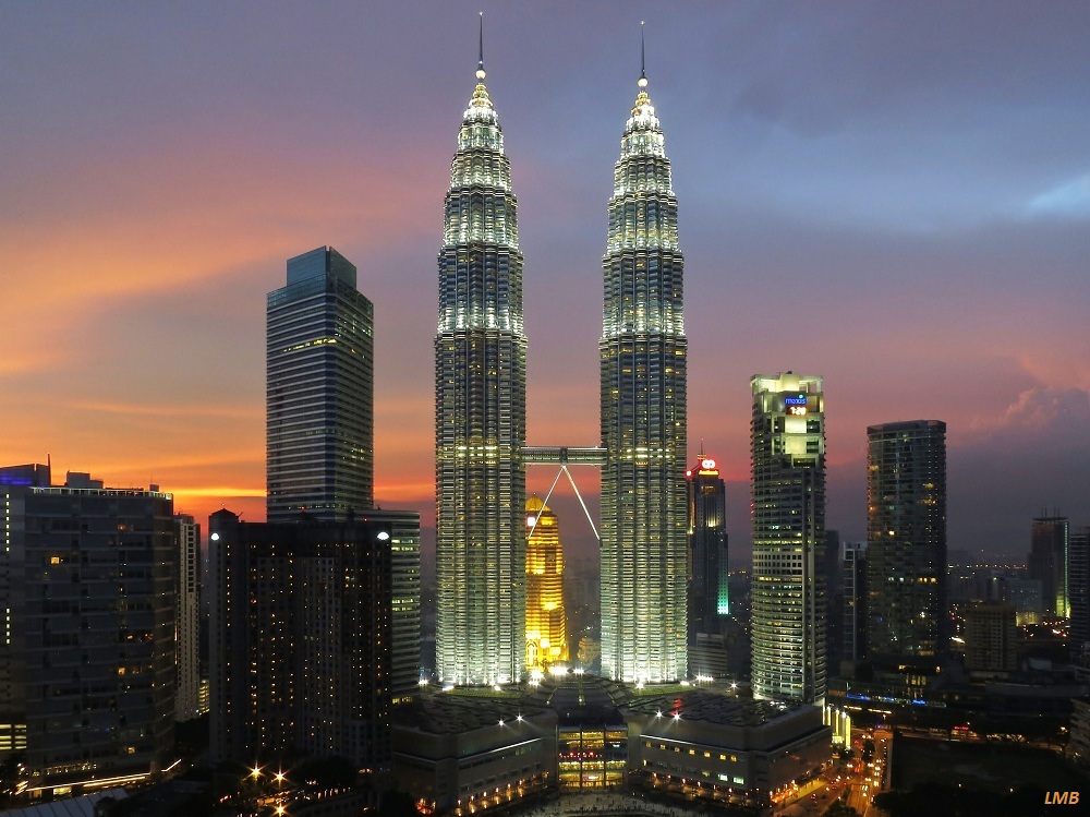 Petronas Towers zur richtigen Tageszeit