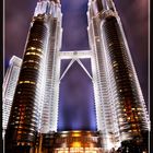 Petronas Twin Towers bei Nacht