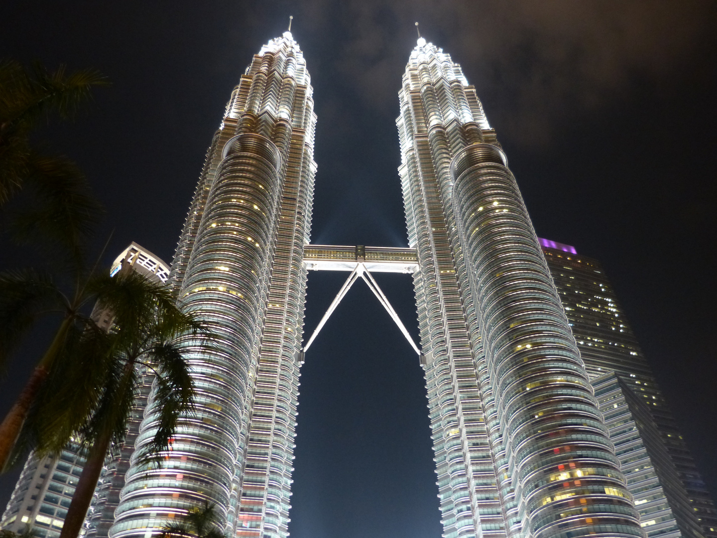 Petronas Twin Towers bei Nacht