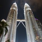 Petronas Twin Towers bei Nacht