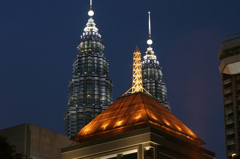 Petronas-TwinTowers bei Nacht