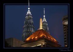 Petronas-TwinTowers zur blauen Stunde *Reload*