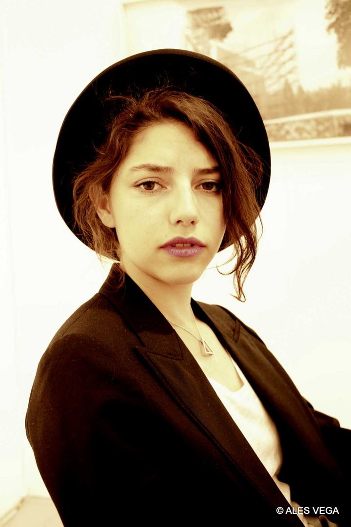 petrova Foto & Bild | portrait, portrait frauen, indoor Bilder auf ...