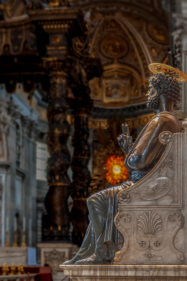 Petrus Statue im Petersdom