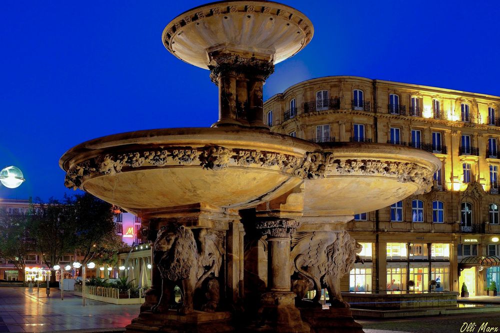 Petrusbrunnen am Dom ( Cologne )