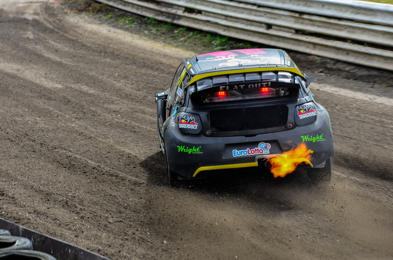 Petter Solberg spuckt Flammen