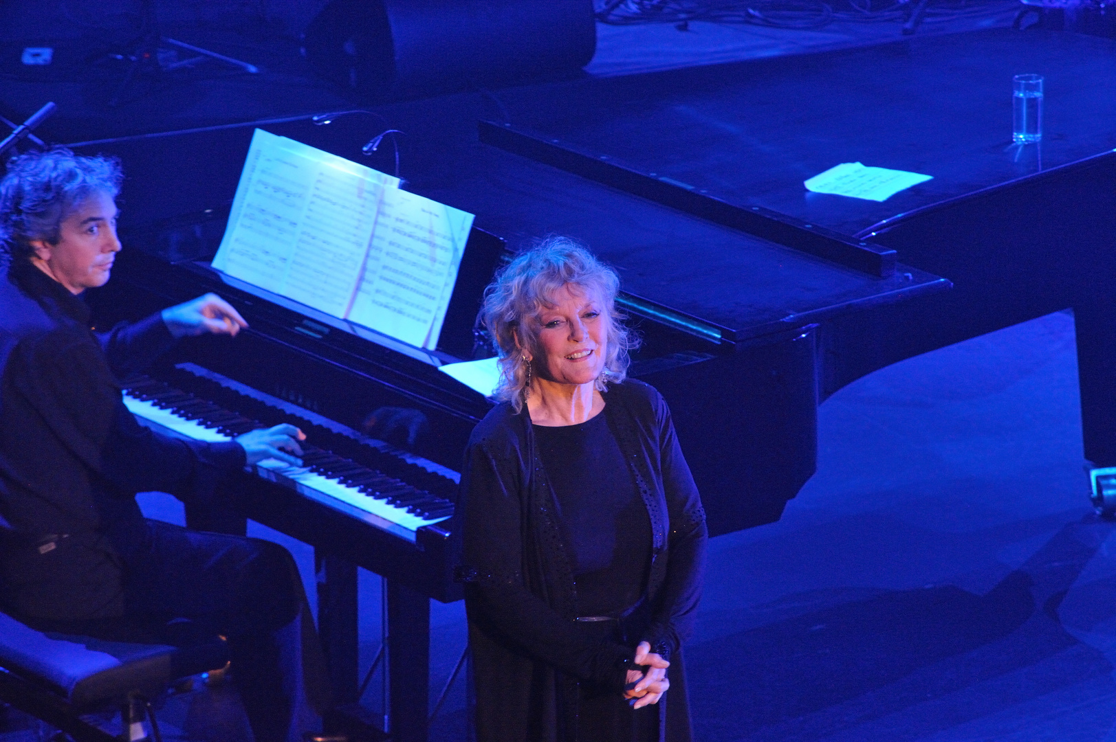 PETULA CLARK  "Down Town"  November 2011 im Casino de Paris