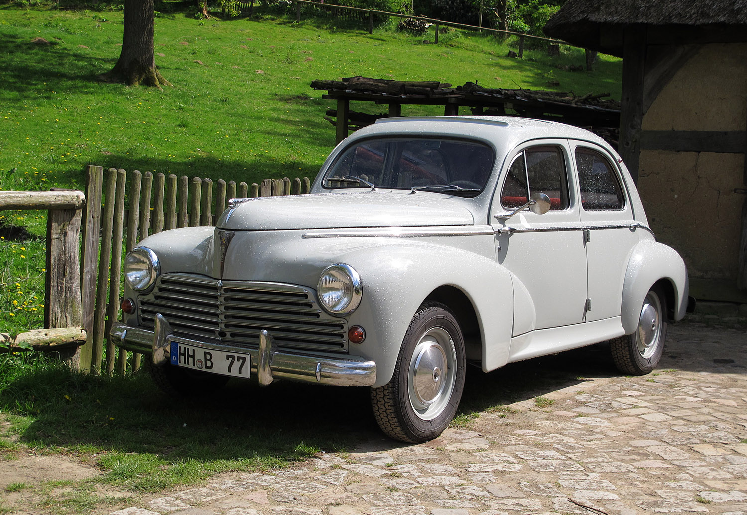 Peugeot 203