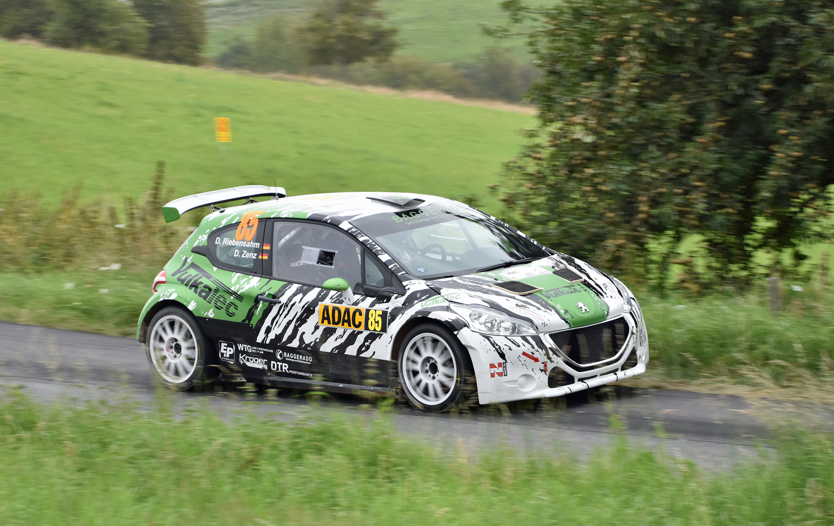  Peugeot 208 T16 R5 