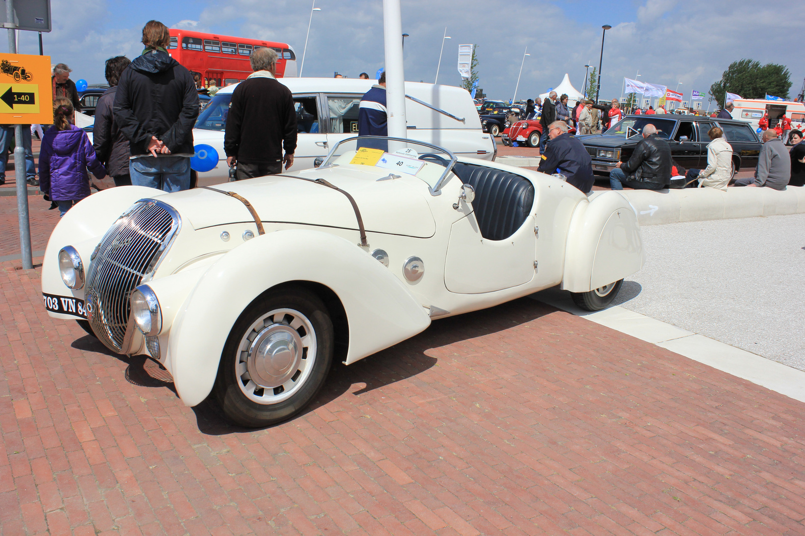 Peugeot 402 Grand-Sport.