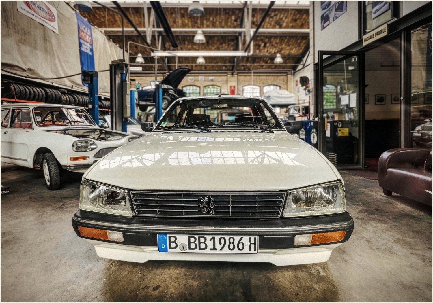 Peugeot 505